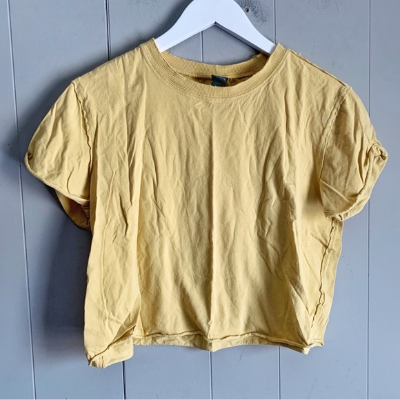 WILD FABLE Short Sleeve Slim Fit Cropped T-Shirt Mustard Yellow Distressed Small - Picture 3 of 6